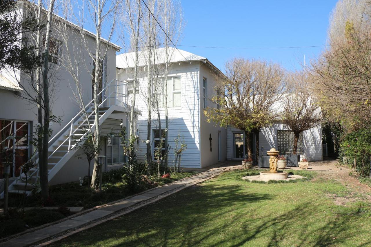 Indigo Moon Guesthouse Lichtenburg Exterior foto
