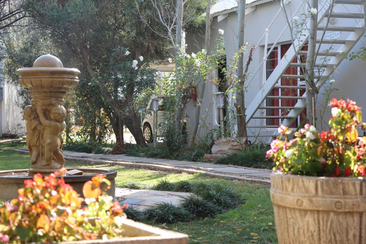 Indigo Moon Guesthouse Lichtenburg Exterior foto