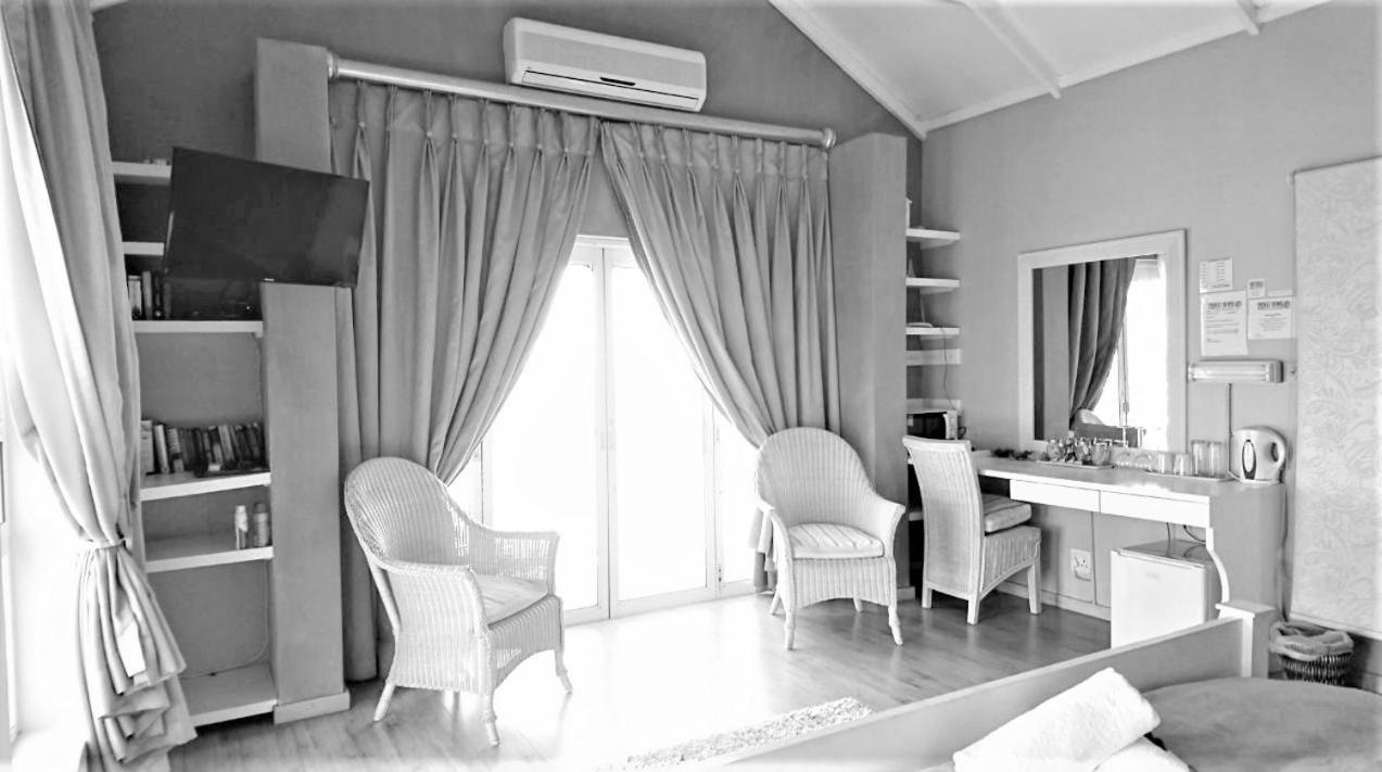 Indigo Moon Guesthouse Lichtenburg Exterior foto