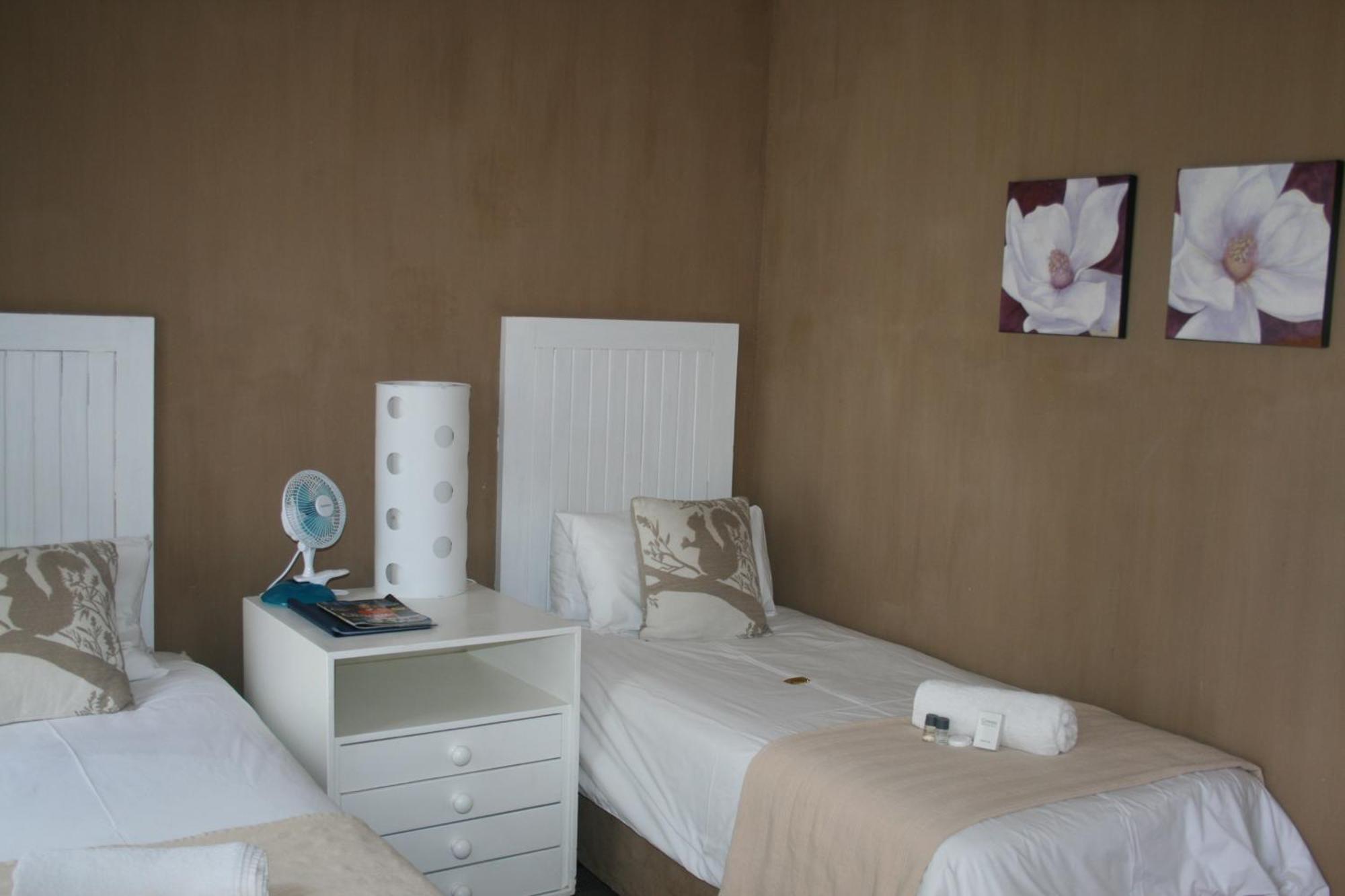 Indigo Moon Guesthouse Lichtenburg Zimmer foto