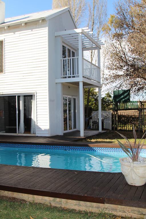 Indigo Moon Guesthouse Lichtenburg Exterior foto