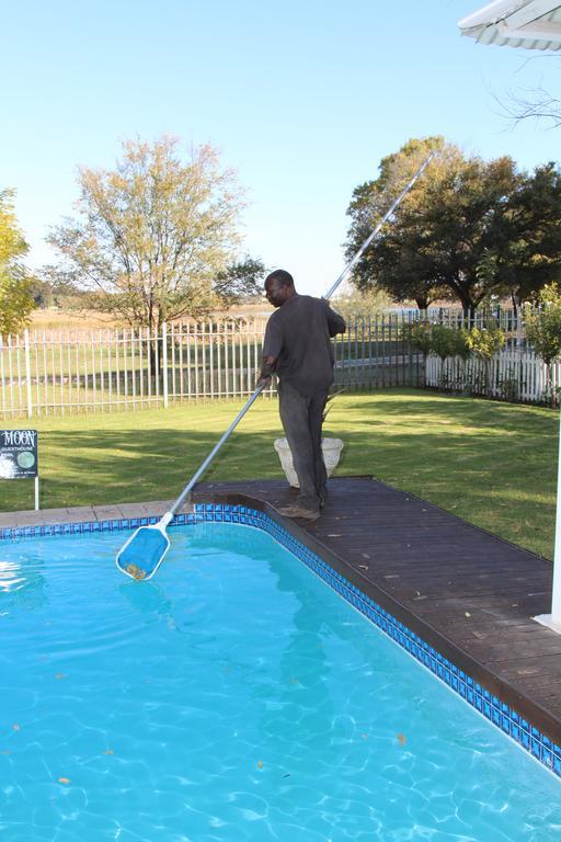 Indigo Moon Guesthouse Lichtenburg Exterior foto