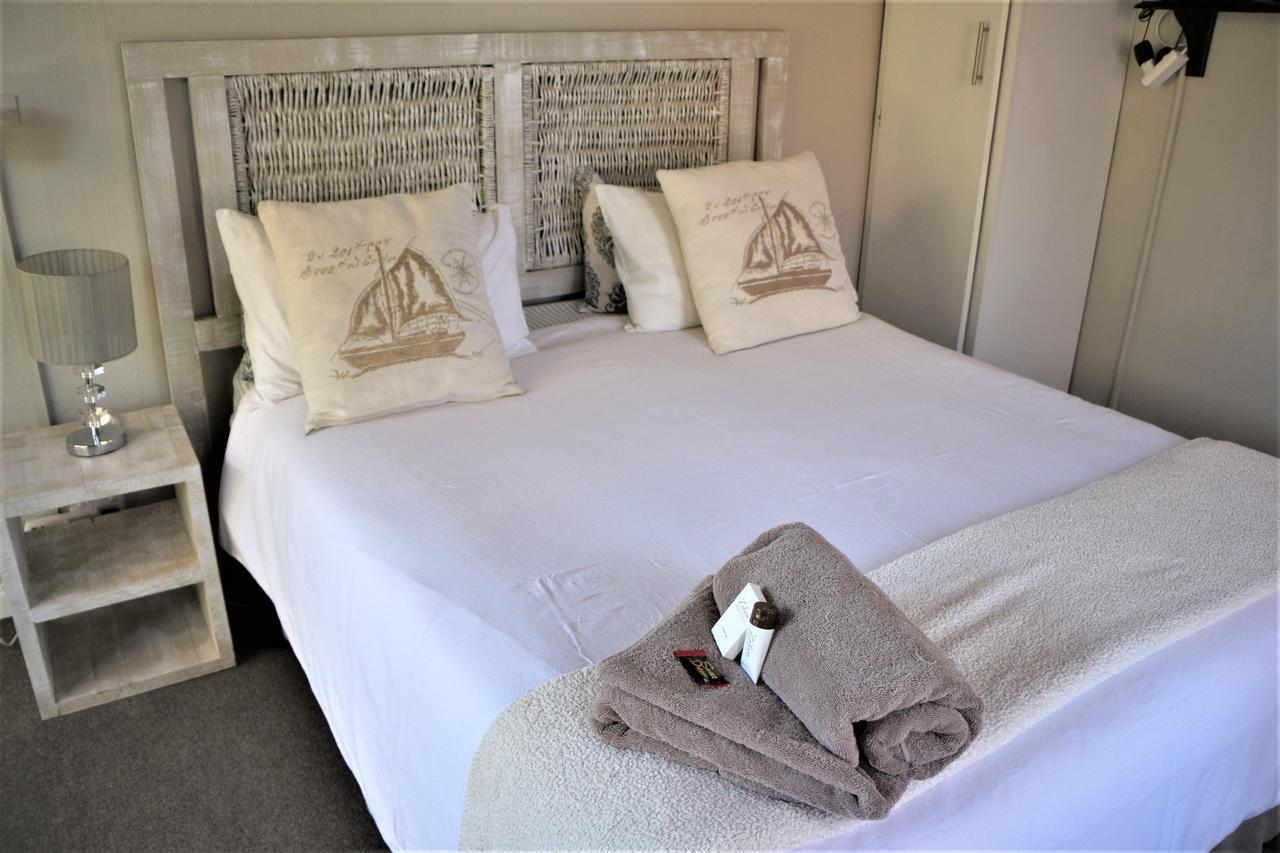 Indigo Moon Guesthouse Lichtenburg Exterior foto