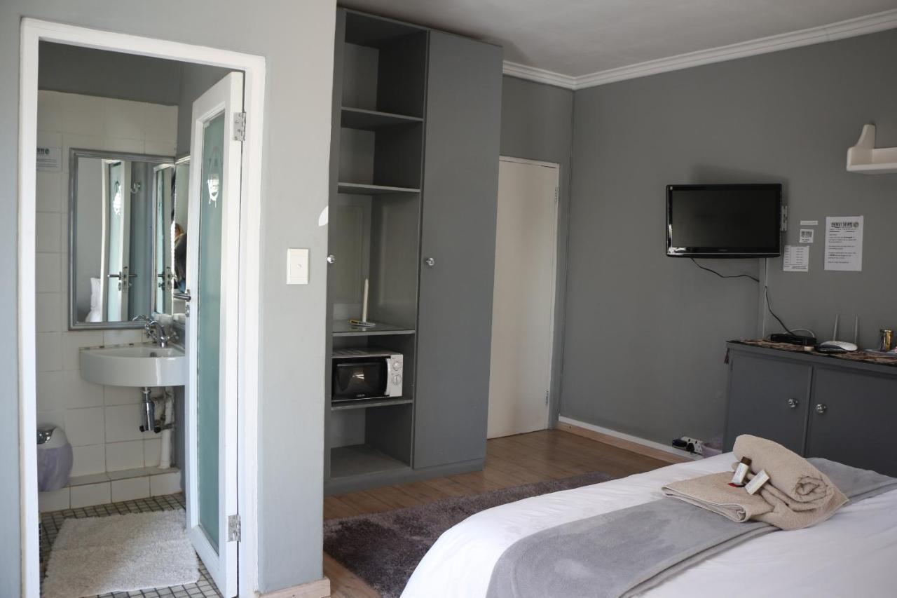 Indigo Moon Guesthouse Lichtenburg Exterior foto