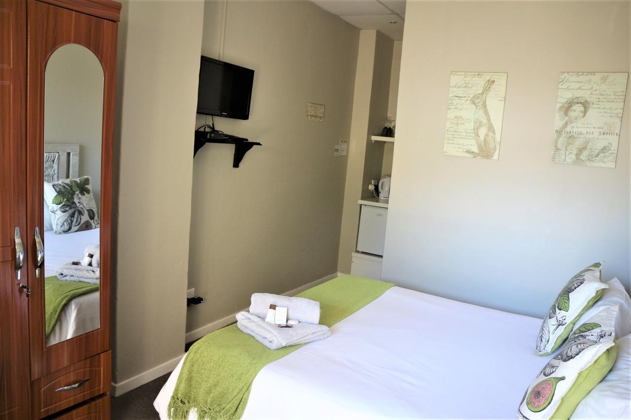 Indigo Moon Guesthouse Lichtenburg Exterior foto